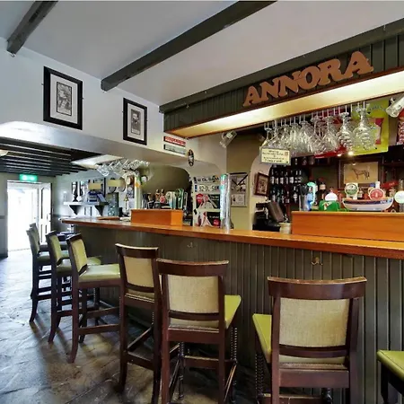 Annora Bar & فندق مبيت وإفطار
