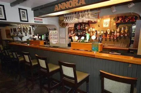 Annora Bar & B&B *